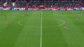 详解棒球规则中的打击干扰判定当捕手的手套在打者挥棒轨道上拦截